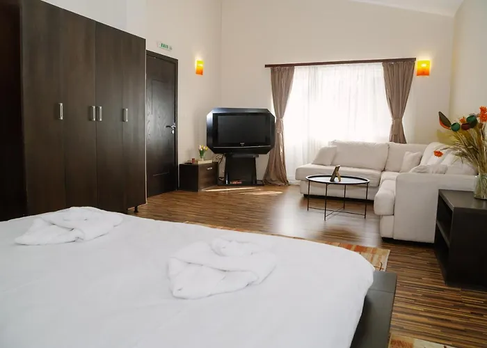 донука * Panichishte